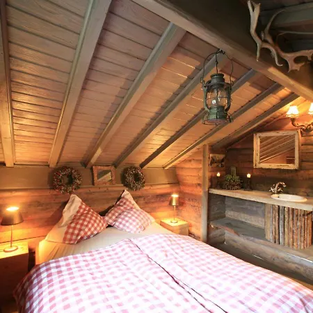 Luxurious Chalet With Jacuzzi And Sauna בקתה *